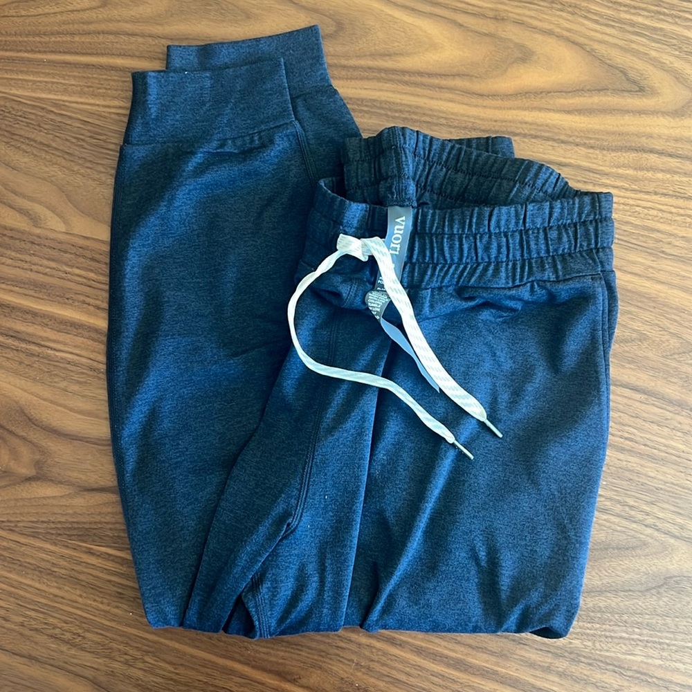 BRAND NEW Vuori Joggers Navy XS